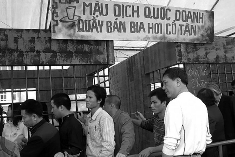 Cốc bia hơi Hà Nội xưa – món “xa xỉ” một thời, mang hương vị bình dân và đậm tình người